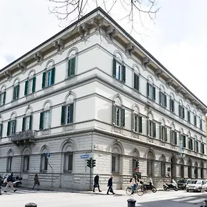 2* Szálloda St. James